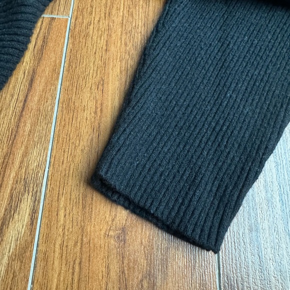 Large Black EVEREVE sweater - Picture 7 of 8